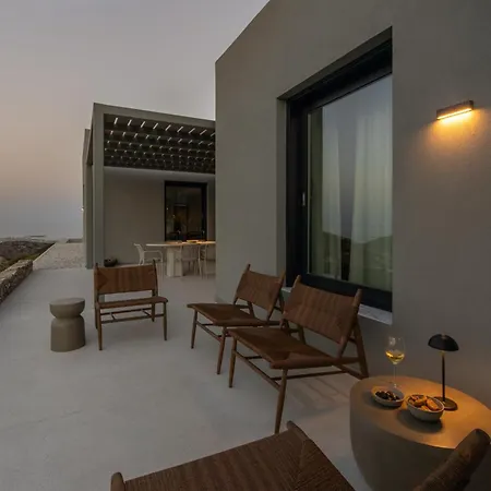 Moonhouse Paros Kostos