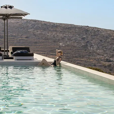 Moonhouse Paros Kostos