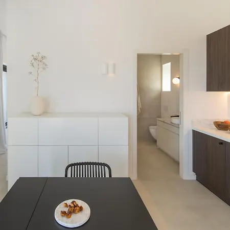 Moonhouse Paros * Kostos