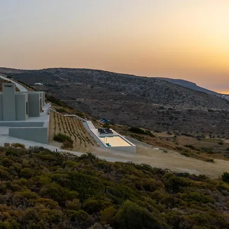 Moonhouse Paros Villa Kostos