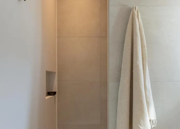 Moonhouse Paros * Kostos