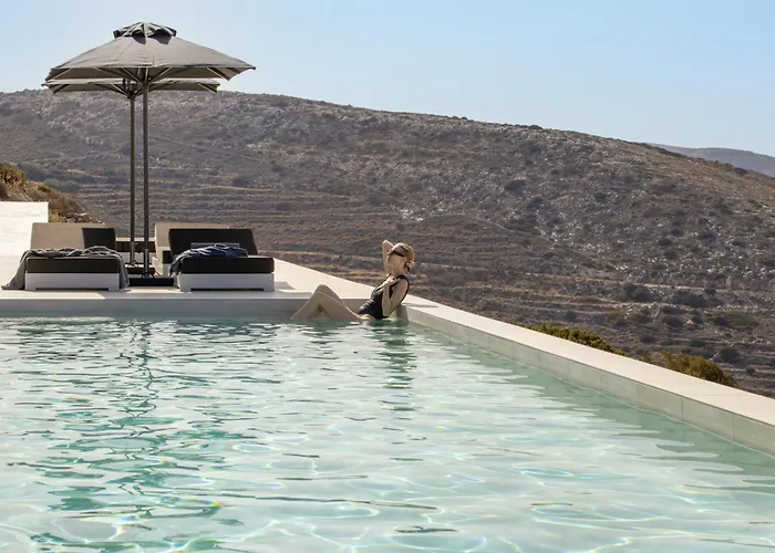 Moonhouse Paros Kostos